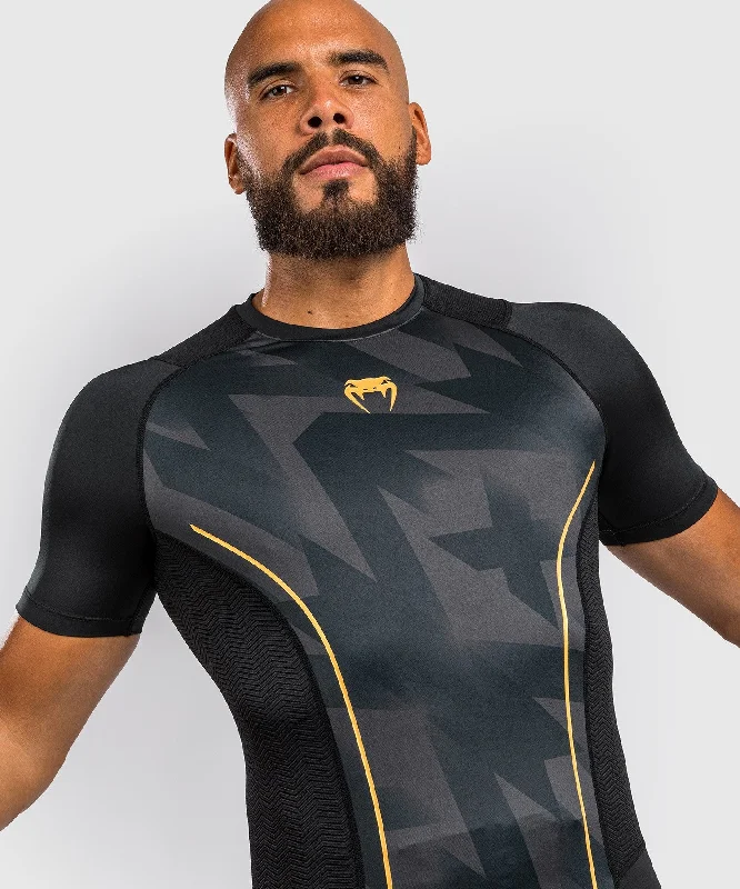 men's retro sneakers-Venum Razor Rashguard Short Sleeves - Black/Gold