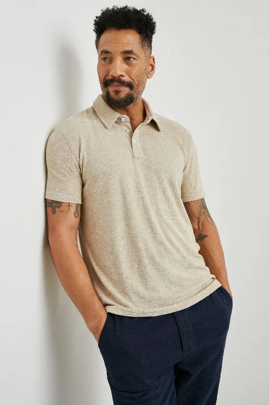 men's hiking tees-RHEN POLO SHIRT - CHICKPEA